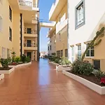Spacious 3br With Pool, Wifi & Near *