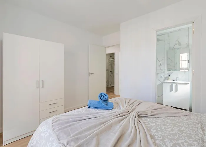 Spacious 3br With Pool, Wifi & Near *