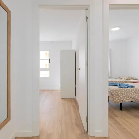 Διαμέρισμα Spacious 3br With Pool, Wifi & Near *