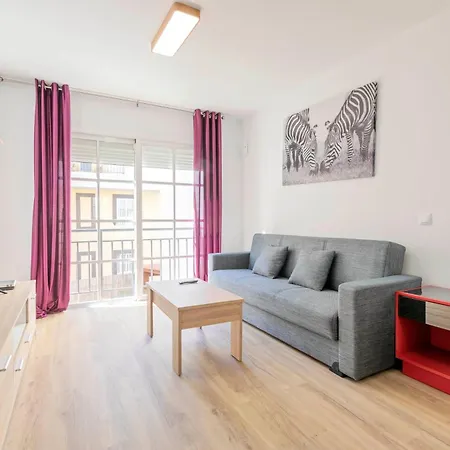 Spacious 3br With Pool, Wifi & Near *